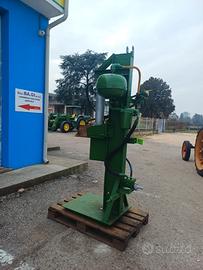 spacca legna per trattore agricolo
