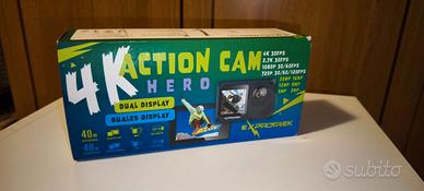 action cam con custodia subacquea e accessori
