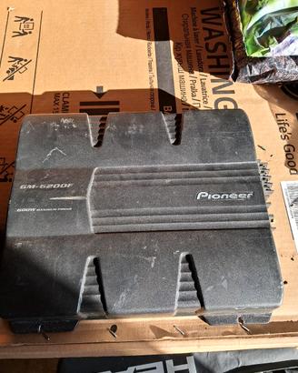 Amplificatore per  auto 