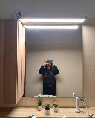 Mobile bagno con specchio e  luce tutto ikea