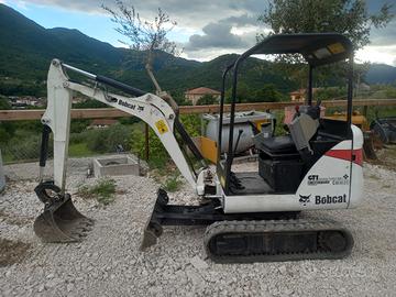 miniescavatore bobcat e16