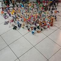 Action figure, sorpresine e personaggi. Oltre 300 