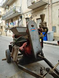 Pigiatrice per uva - Faso