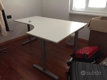 Scrivania angolare bianca