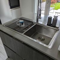 lavandino, lavello in acciaio ad incasso.