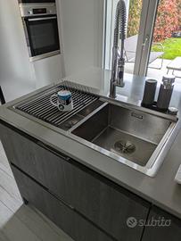 lavandino, lavello in acciaio ad incasso.