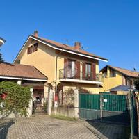 VILLA SINGOLA A BRUINO