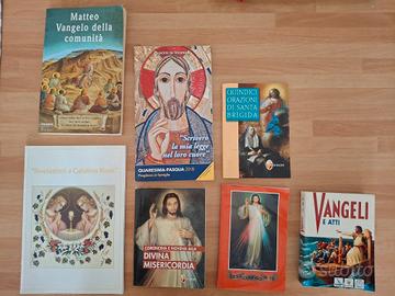 Set di libri religiosi 