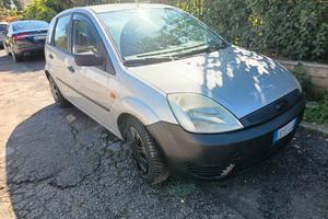 Ford fiesta 1.2 Benz 2004