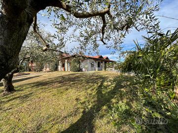 VILLA SINGOLA A ADRO