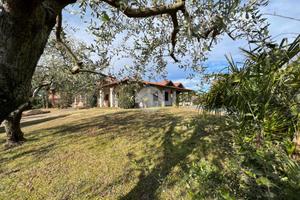 VILLA SINGOLA A ADRO