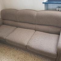 Divano a tre posti con  letto singolo