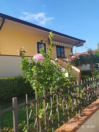 Privato vende luminosa villetta singola a Quiesa