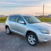 auto Rav 4   