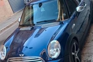 Mini cooper one d de luxe