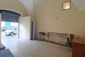 Locale commerciale in Melfi piazza D'Addezio
