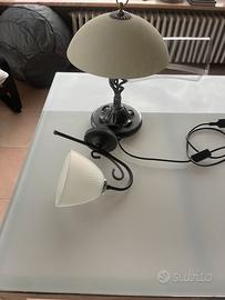 Lampada da tavolo e applique