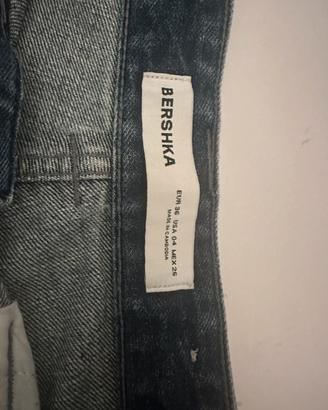 Pantaloni marca