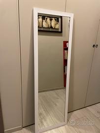 Specchio da parete con cornice in legno