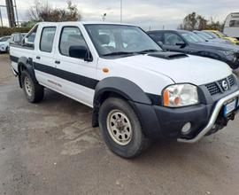 Nissan NP300 2.5 D 4x4 con ridotte