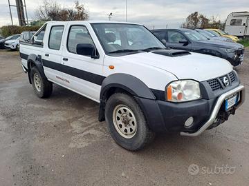 Nissan NP300 2.5 D 4x4 con ridotte