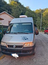 camper furgonato