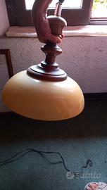 lampadario giallo scuro