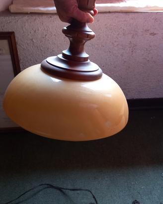 lampadario giallo scuro