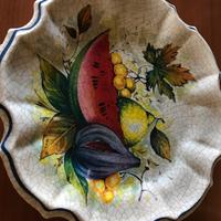 Piatto con decorazioni,