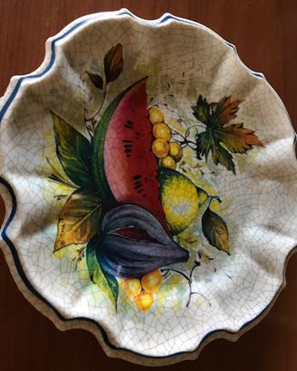 Piatto con decorazioni,