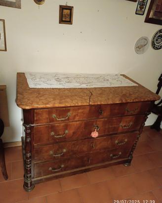 cassettiera elegante