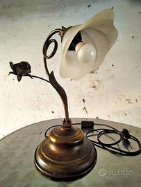 LAMPADA DA TAVOLO IN FERRO, stile art nouveau