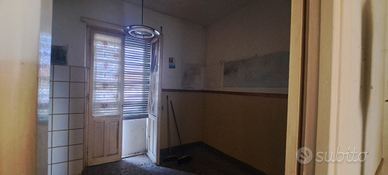 A macomer appartamento da ristrutturare