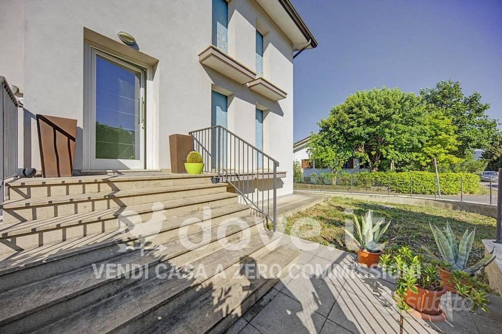 Appartamento di 80 m² con più di 5 locali e box au - Vista 4