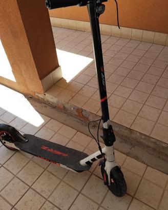 Monopattino Aprilia (E2) per pezzi di ricambio 