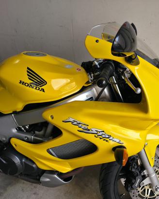 Honda VTR 1000 F Firestorm 2002 FMI come nuova