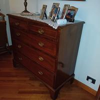 Comò e comodini in legno massello