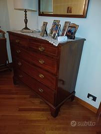 Comò e comodini in legno massello