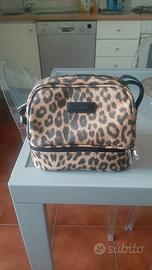 Beauty Case Leopardato Daniel – Elegante e Pratico