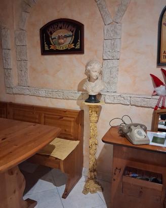 colonna e statua vintage 
