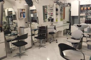 Negozio in via massarenti a bologna