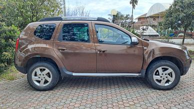 Dacia Duster 1.5 dCi Laureate 4x4 Anno - 2011