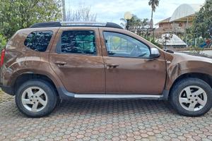 Dacia Duster 1.5 dCi Laureate 4x4 Anno - 2011