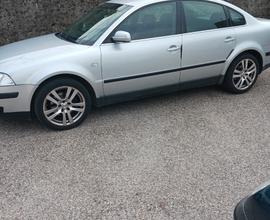 VOLKSWAGEN Passat 5ª serie - 2002
