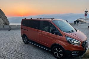 MINIVAN Tourneo Custom Active