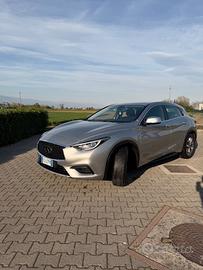 Infiniti Q30