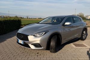 Infiniti Q30