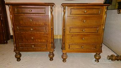 Comodini in noce (A F F A R E)