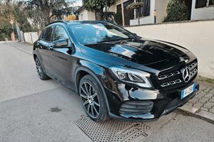 Mercedes GLA200d night edition 