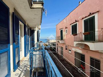 3 LOCALI A ISCHIA